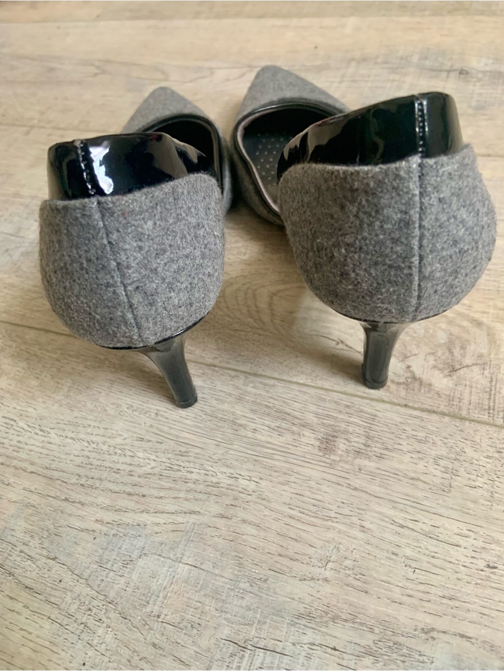 Life Stride Gray Pointed Toe D'Orsay Pumps with Patent Trim - Size 9 - Picture 5 of 5
